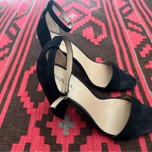 Size 8.5 black suede Merona sandals